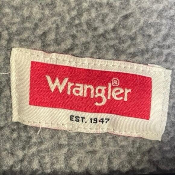 Wrangler Men’s Sherpa Lined Button FrintvFlannel Shacket Large - Picture 2 of 3
